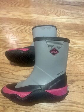 The Original Muck Boot Company Kids Gray & Pink Waterproof Boots